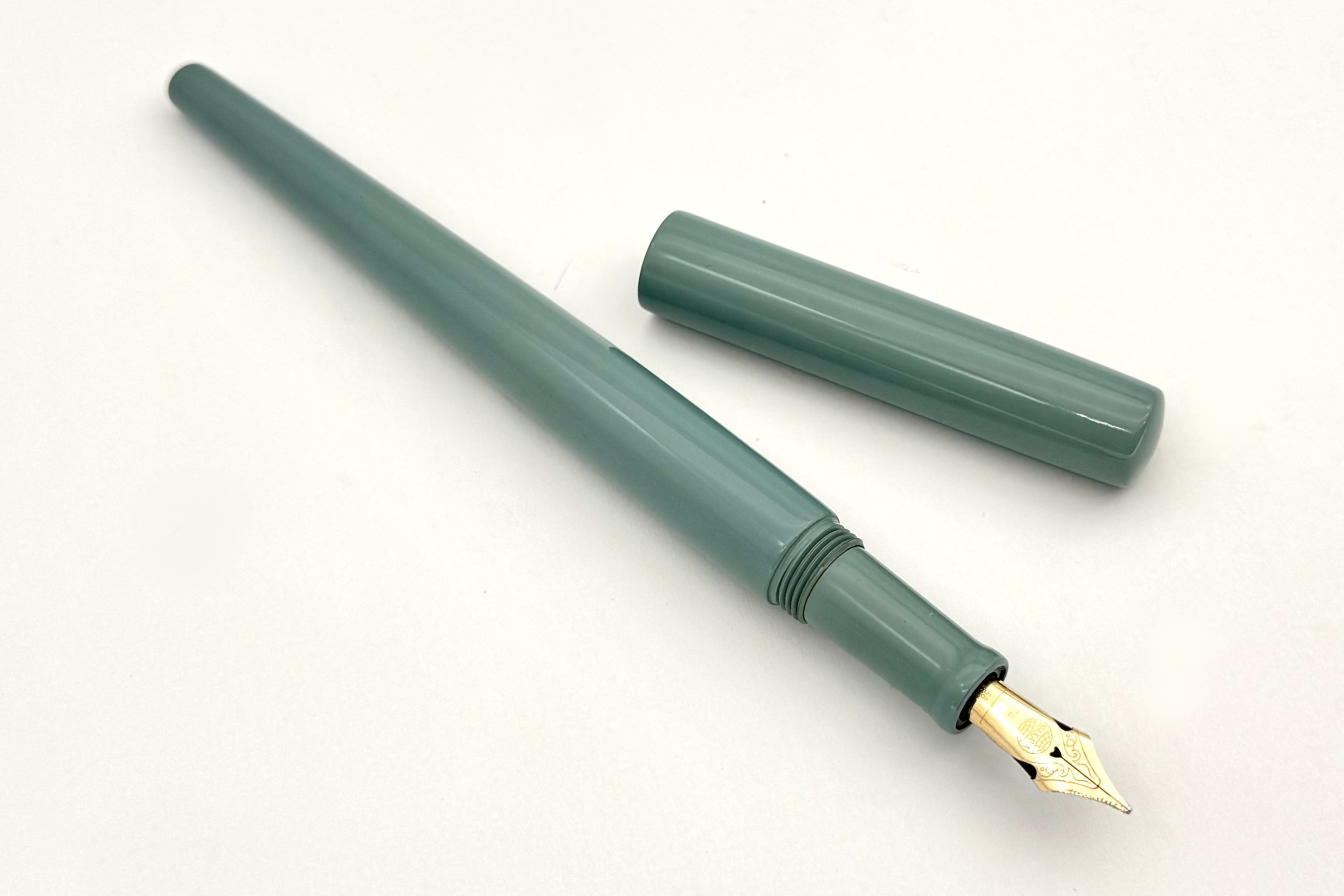 NakayaDeskPenAmairoFP_B